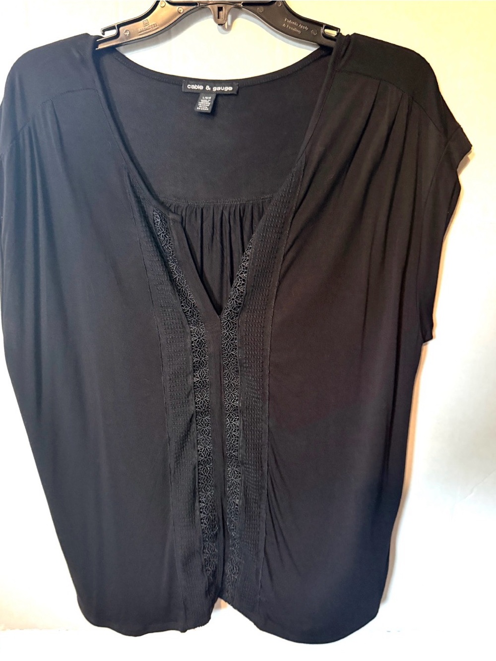 Cable & Gauge Black V-Neck Short Sleeve Blouse